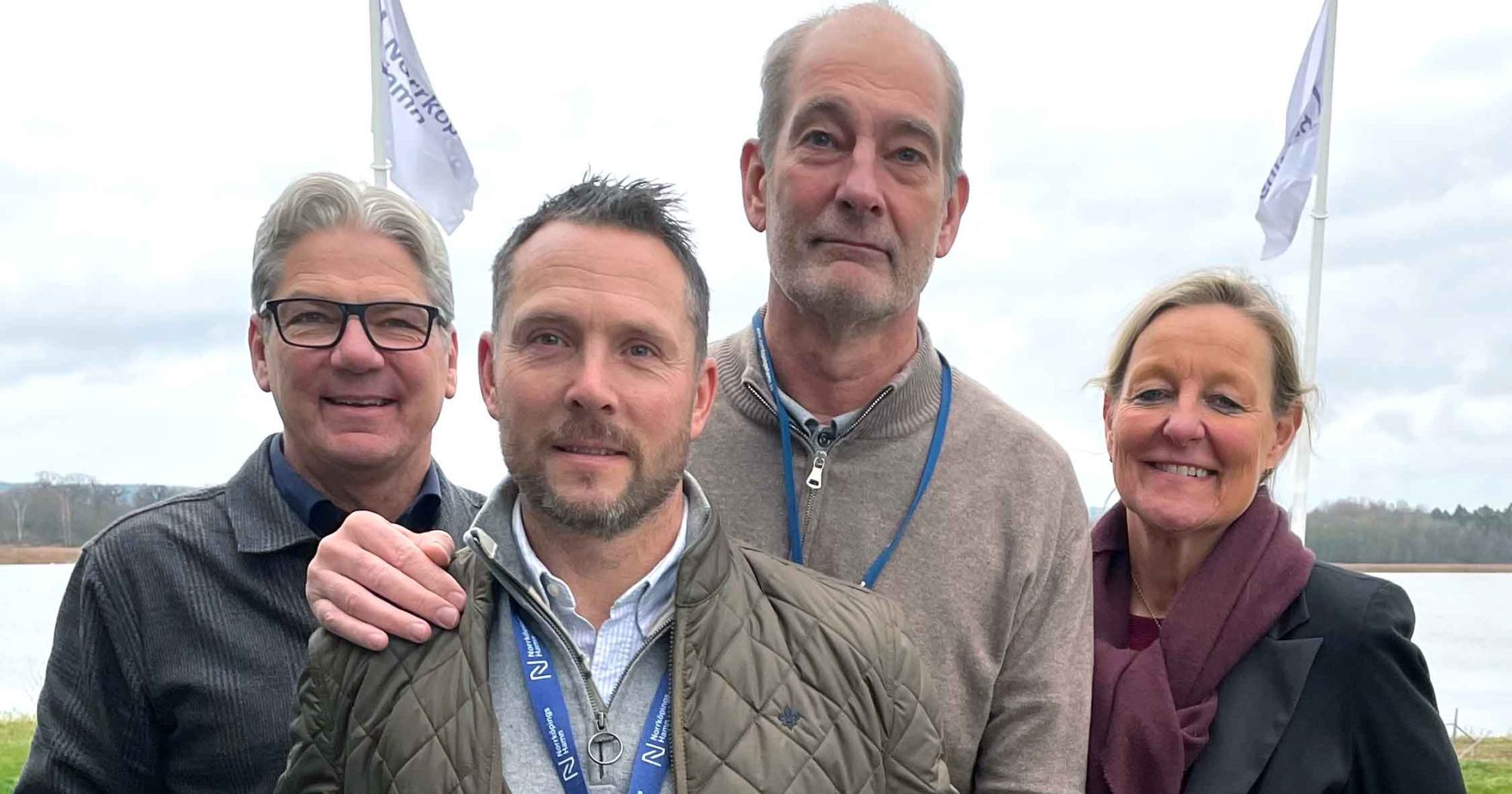 Henrik Åkerström, Daniel Andersson, Hans Karlsson och Michael Tinnerholm visar diplom.