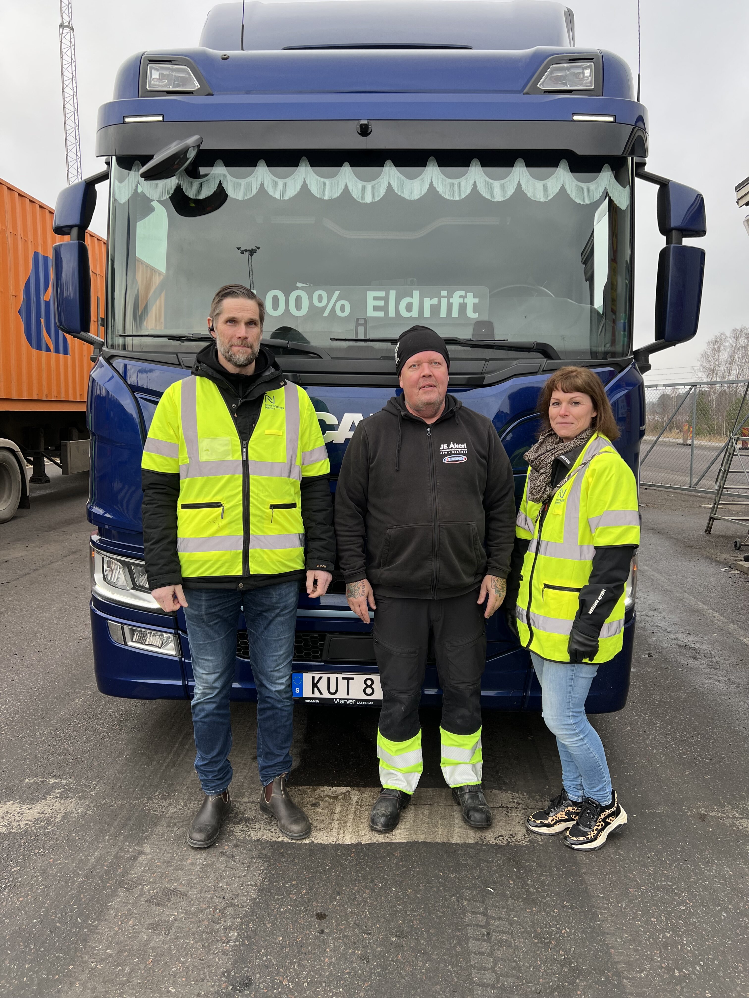 Anders Wiman Affärsområdeschef Logistik, Bio & Miljö, Tommy Örnerstedt och Sarah Klint, Marknadsansvarig, från Alltransport.