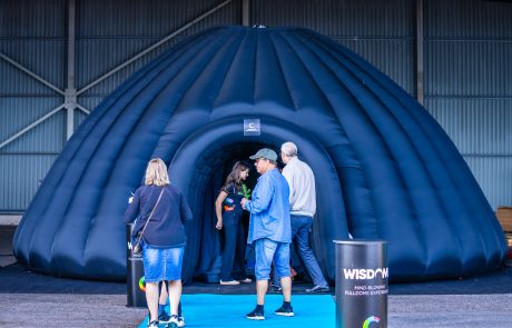 Visualiseringscenters uppblåsbara dom.