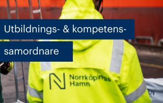 Ryggtavla på person i gul reflexjacka med Norrköpings Hamns logotyp